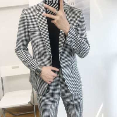 男士休闲格子西装怎么搭配衣服裤子？（潮流搭配男技巧）